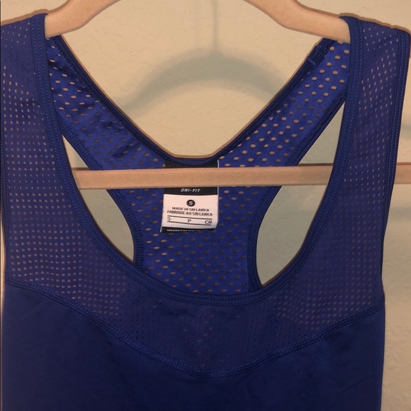 Nike Tank - Picture 2 of 4